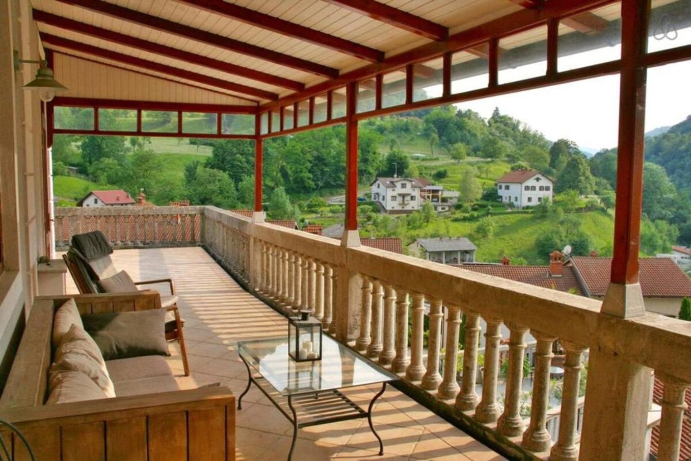 Stylish Penthouse With Large Terrace Apartamento Most na Soči Exterior foto